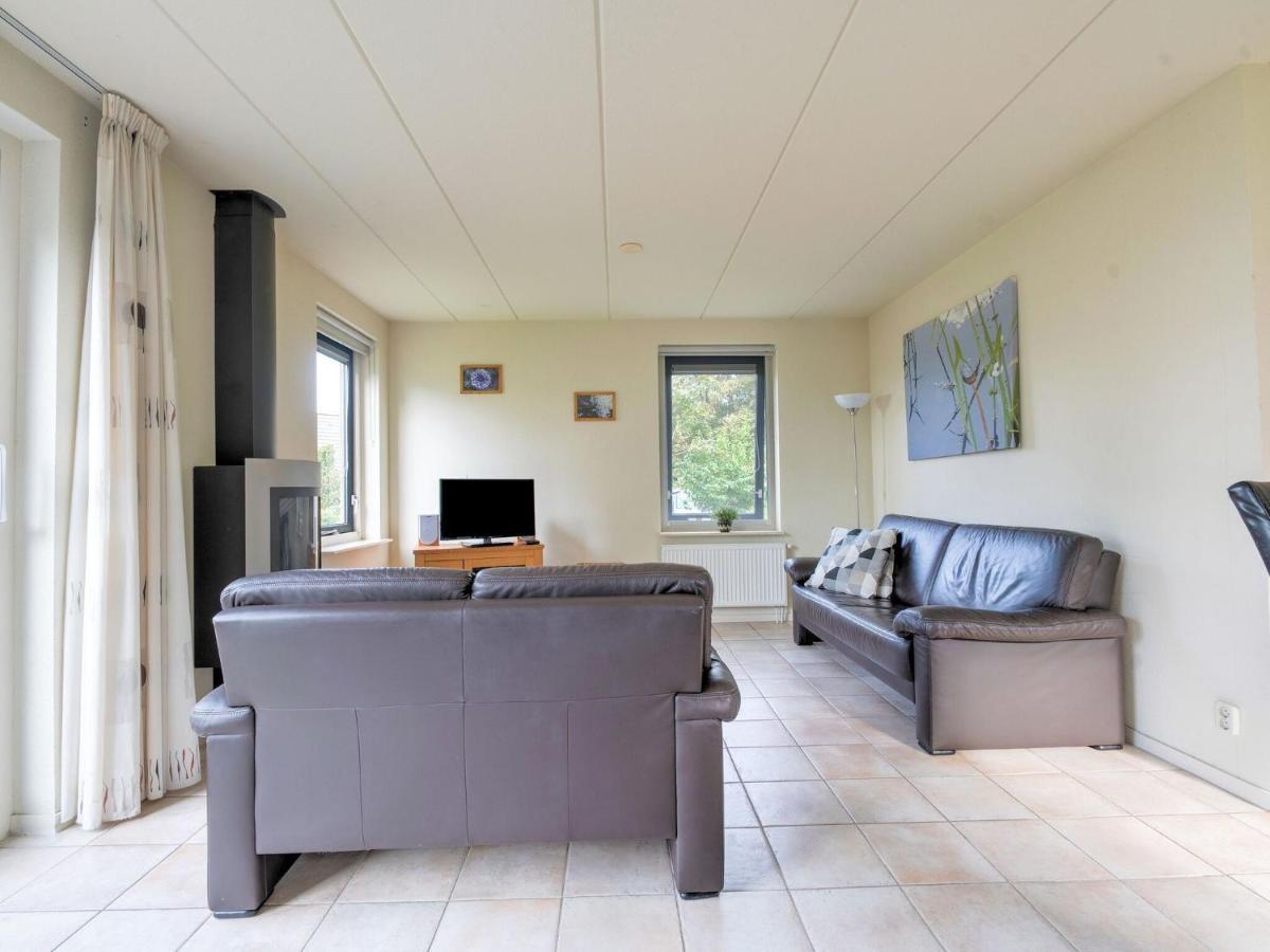 Serene Holiday Home In Gaasterl N Sleat Sondel Exterior photo